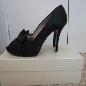 Size 7 1/2 Joan & David Daparris Black Heel